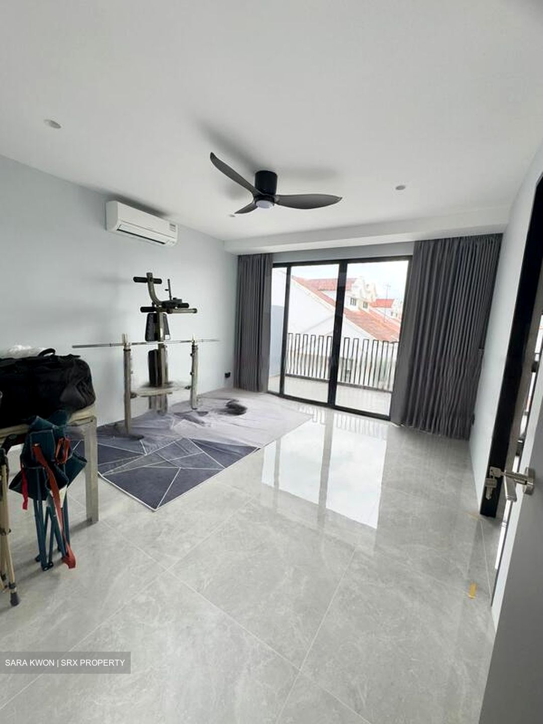 Highland Road (D19), Terrace #454342911